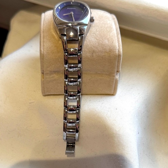 💜 Vintage One of A Kind Early 2000’s Fossil Kaleido Silver Purple Women's Watch💜 - Picture 7 of 16
